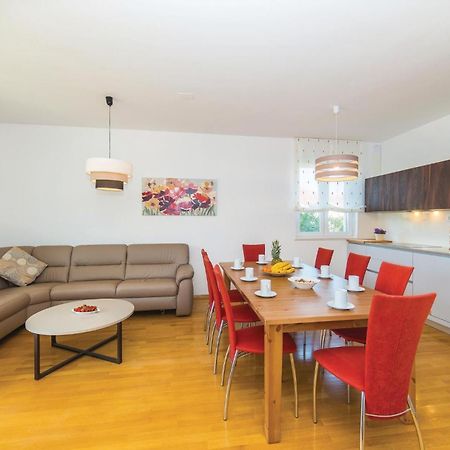 1 Bedroom Stunning Apartment In Kastel Gomilica Kaštela Εξωτερικό φωτογραφία