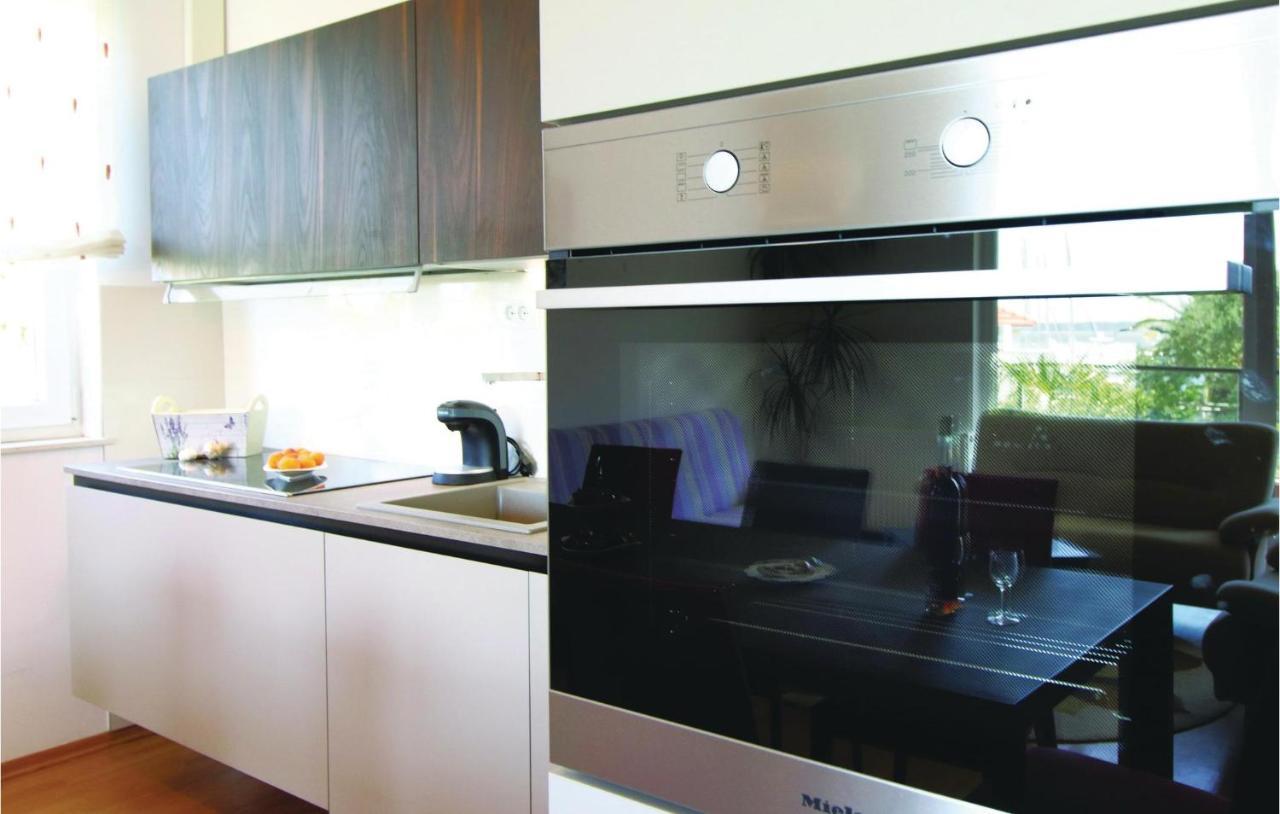 1 Bedroom Stunning Apartment In Kastel Gomilica Kaštela Εξωτερικό φωτογραφία
