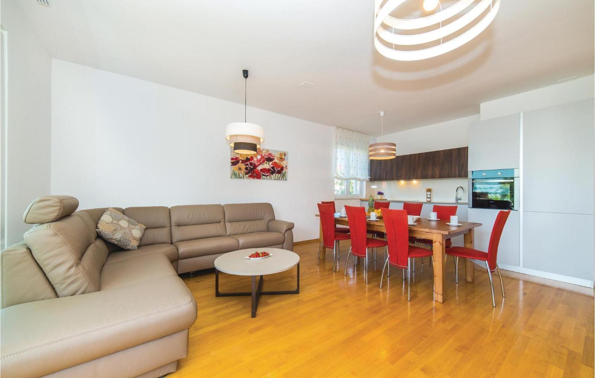 1 Bedroom Stunning Apartment In Kastel Gomilica Kaštela Εξωτερικό φωτογραφία